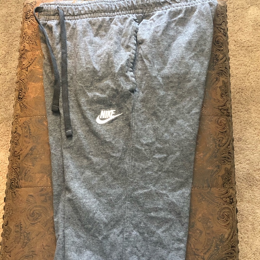 Nike pants with pockets